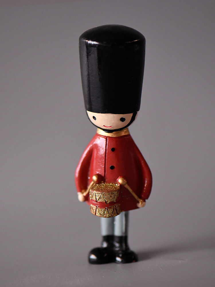 Nutcracker Figurine - Fındıkkıran Kukla Asker, Reçine Ev Dekorasyonu,